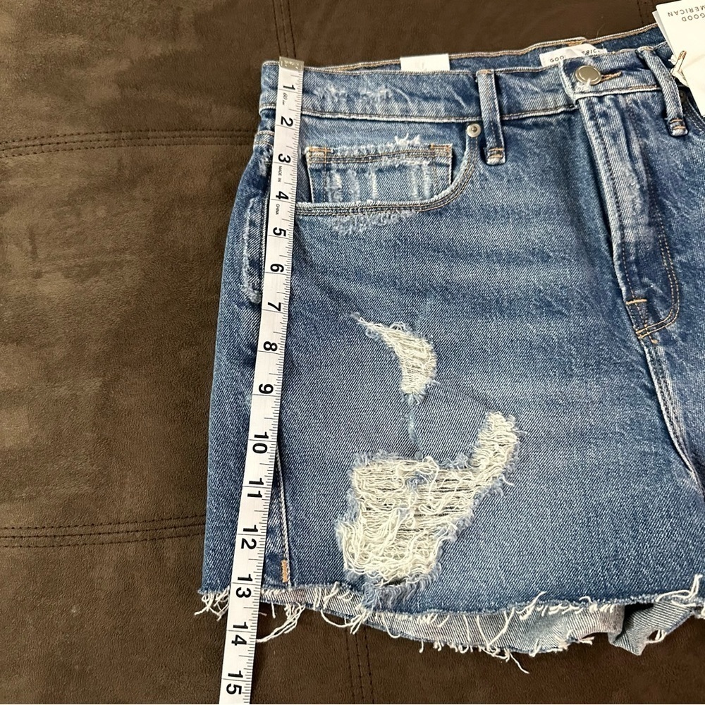 NWT Good American denim cutoff Jean Shorts Size 10/30 - Picture 14 of 15